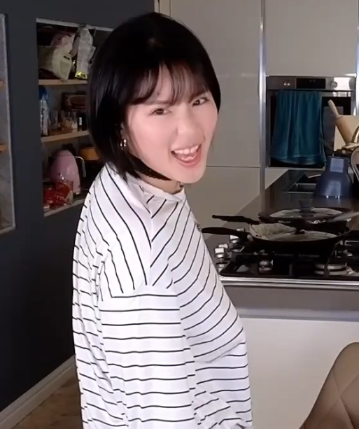 博主「香蕉妹」推特内容合集 25部505G