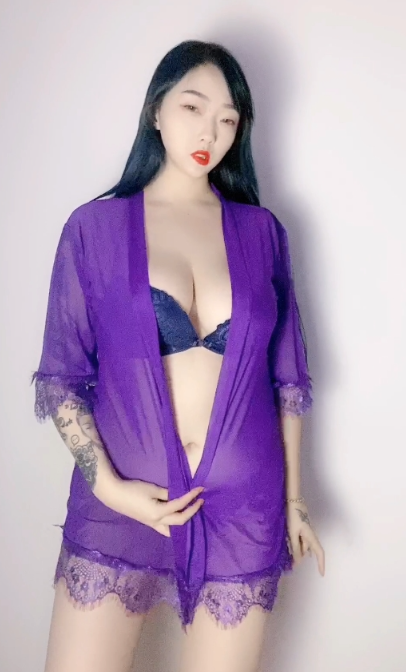 某手欣妹妹视频合集多部(10.4G),嫩颜长腿全程高能