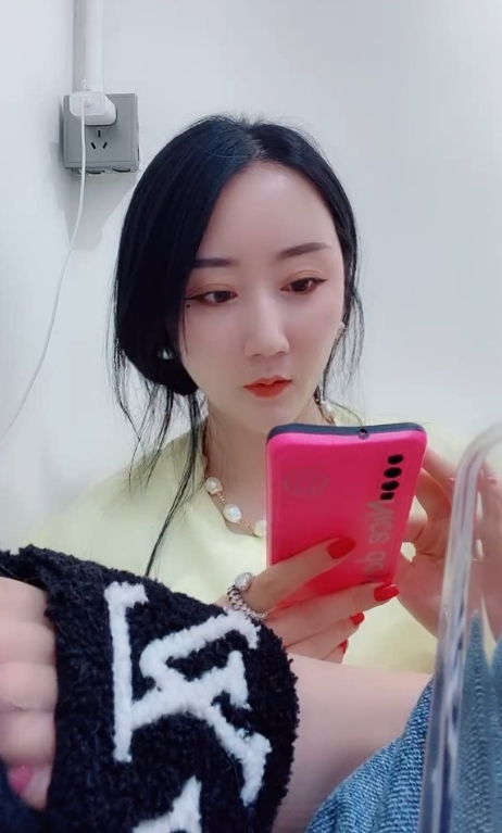 足界女神miumiu丝足合集91部(40.5G)