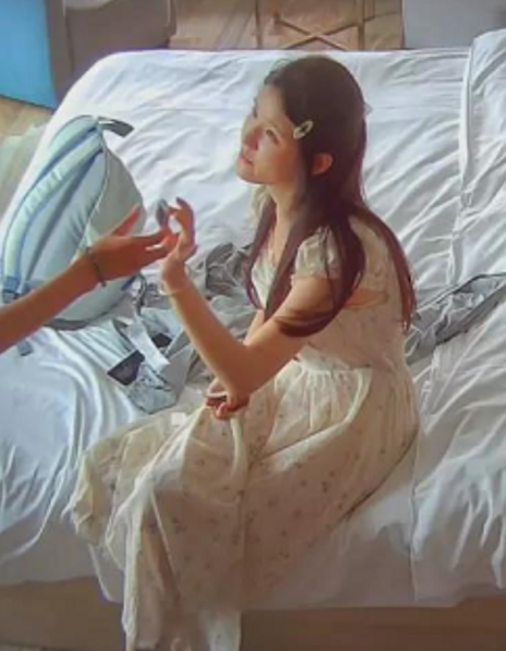 推特碎花裙私房诱惑合集5部1.85GB